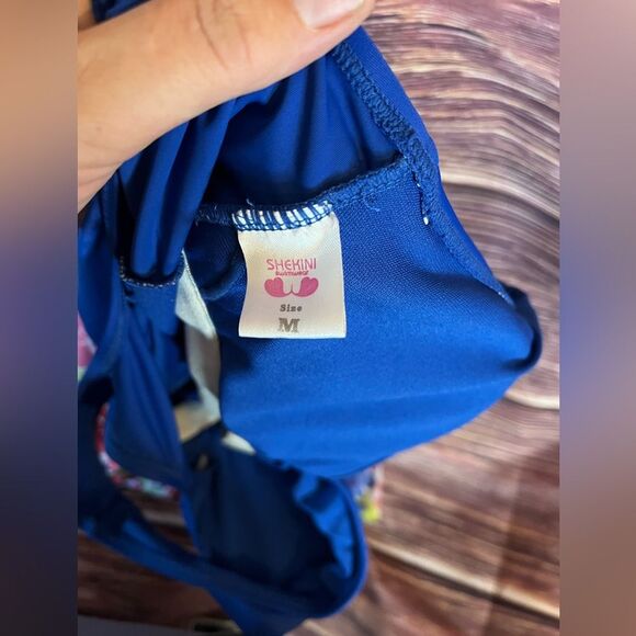 Shekini Women’s One Piece Blue Floral Swimwear. Size Medium! - Picture 3 of 8